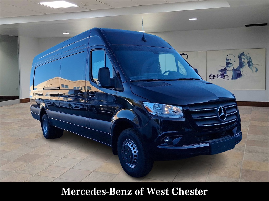 2024 Mercedes-Benz Sprinter Cargo Van Base's photo