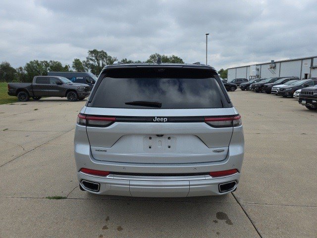 2022 Jeep Grand Cherokee Summit Reserve photo 5
