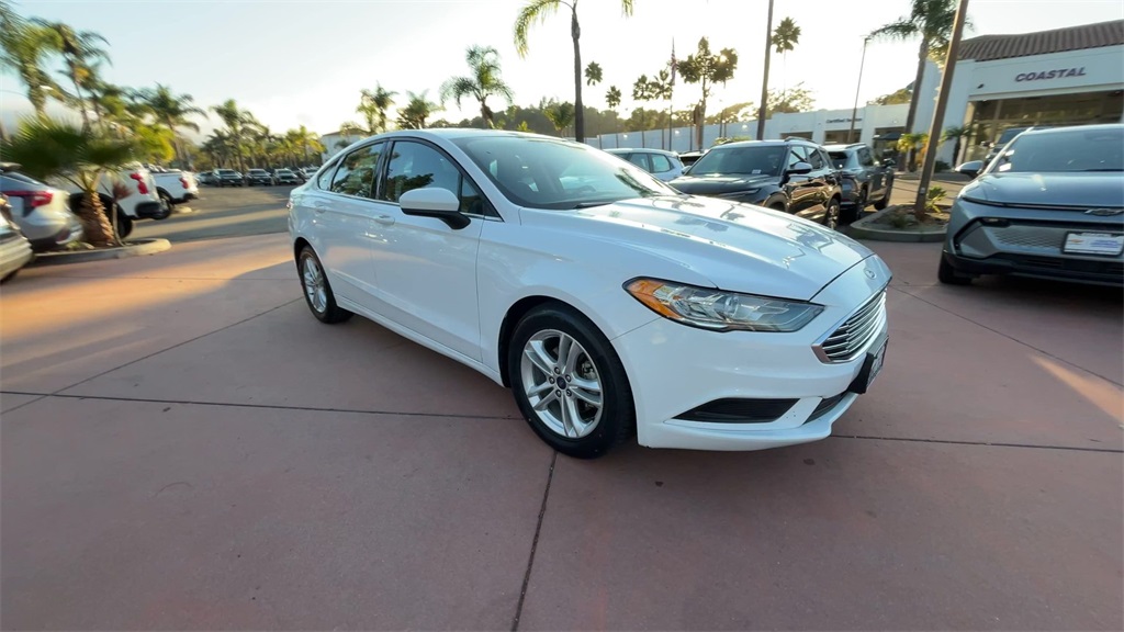 2018 Ford Fusion SE photo 2