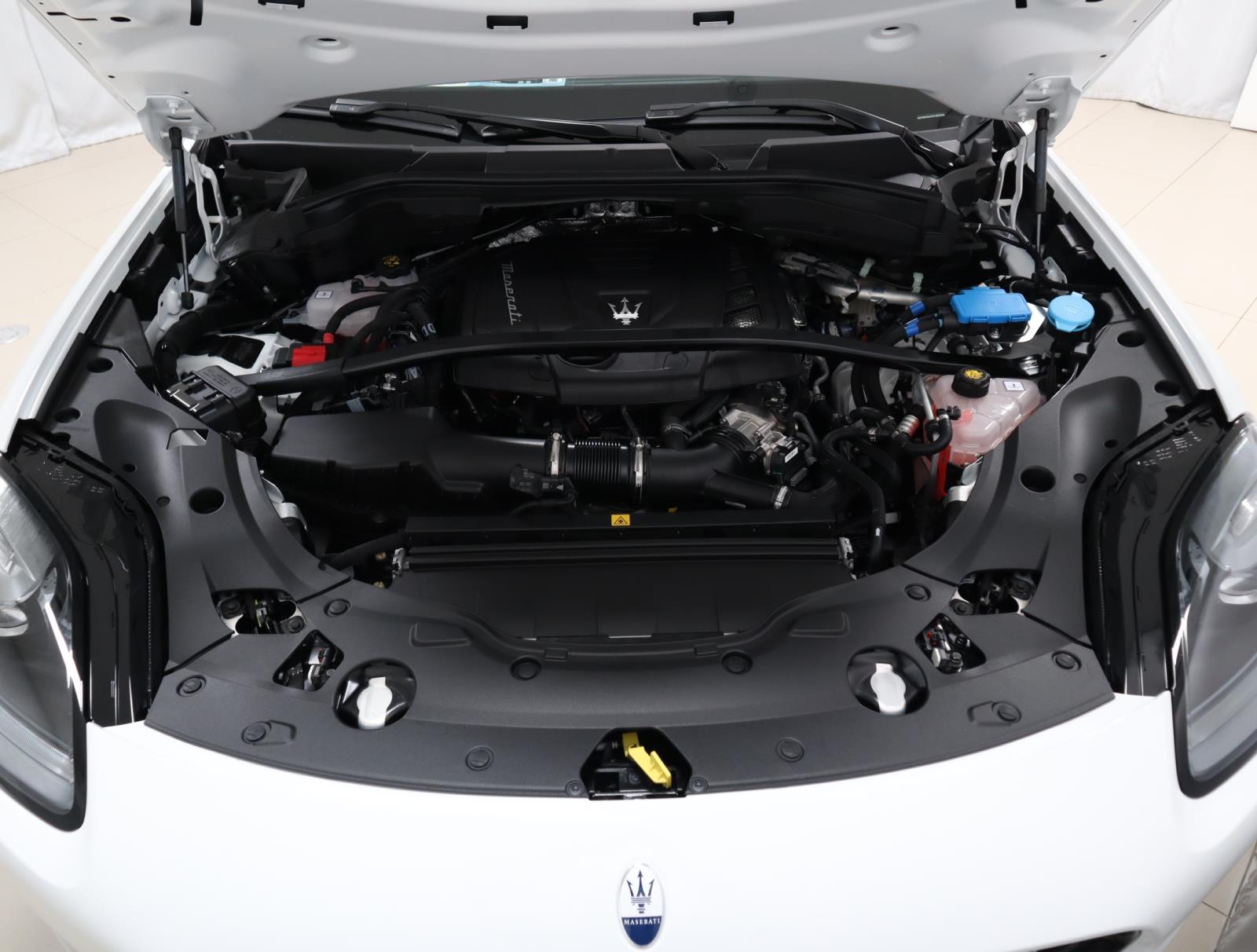 2025 Maserati Grecale photo 10