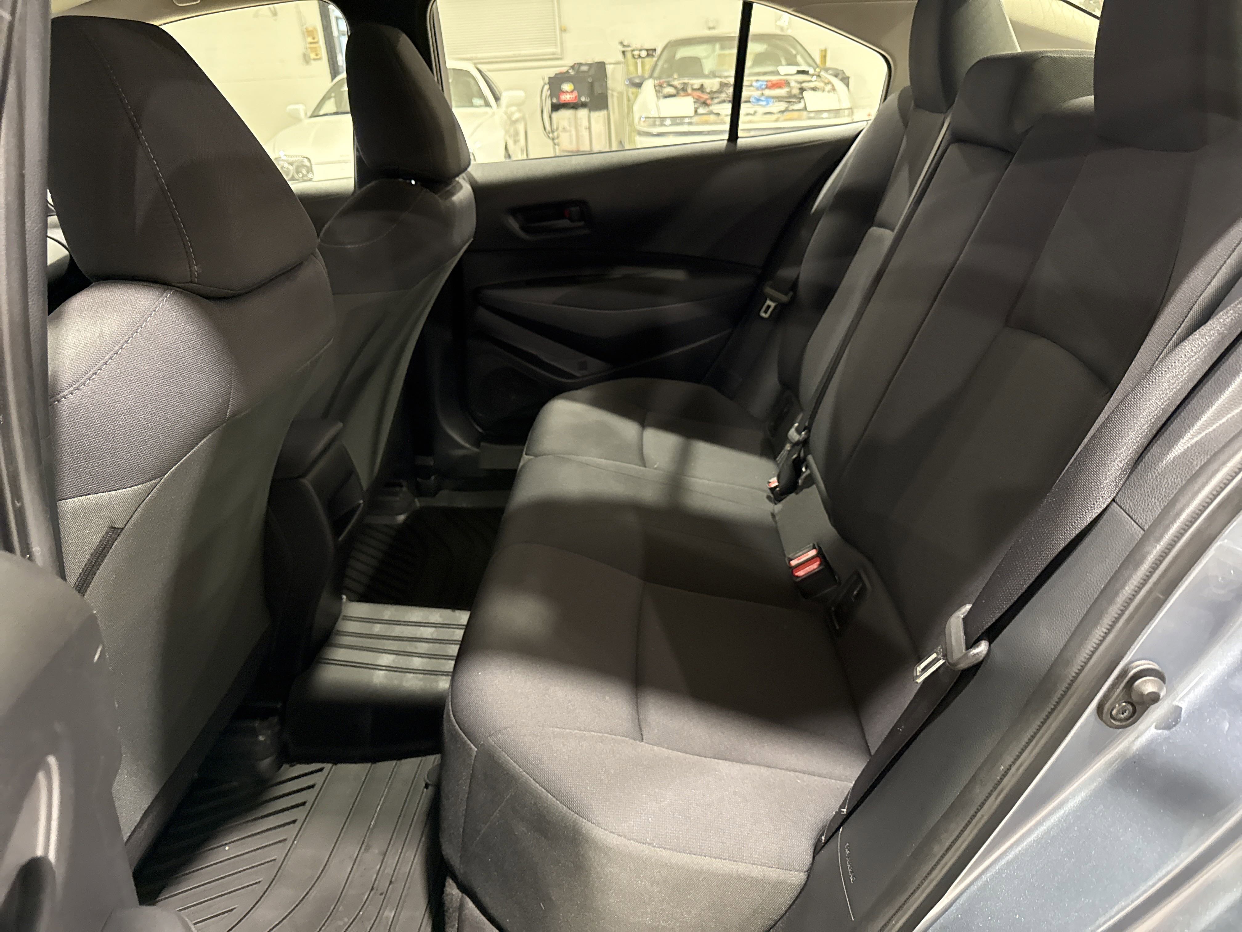 2022 Toyota Corolla LE photo 11