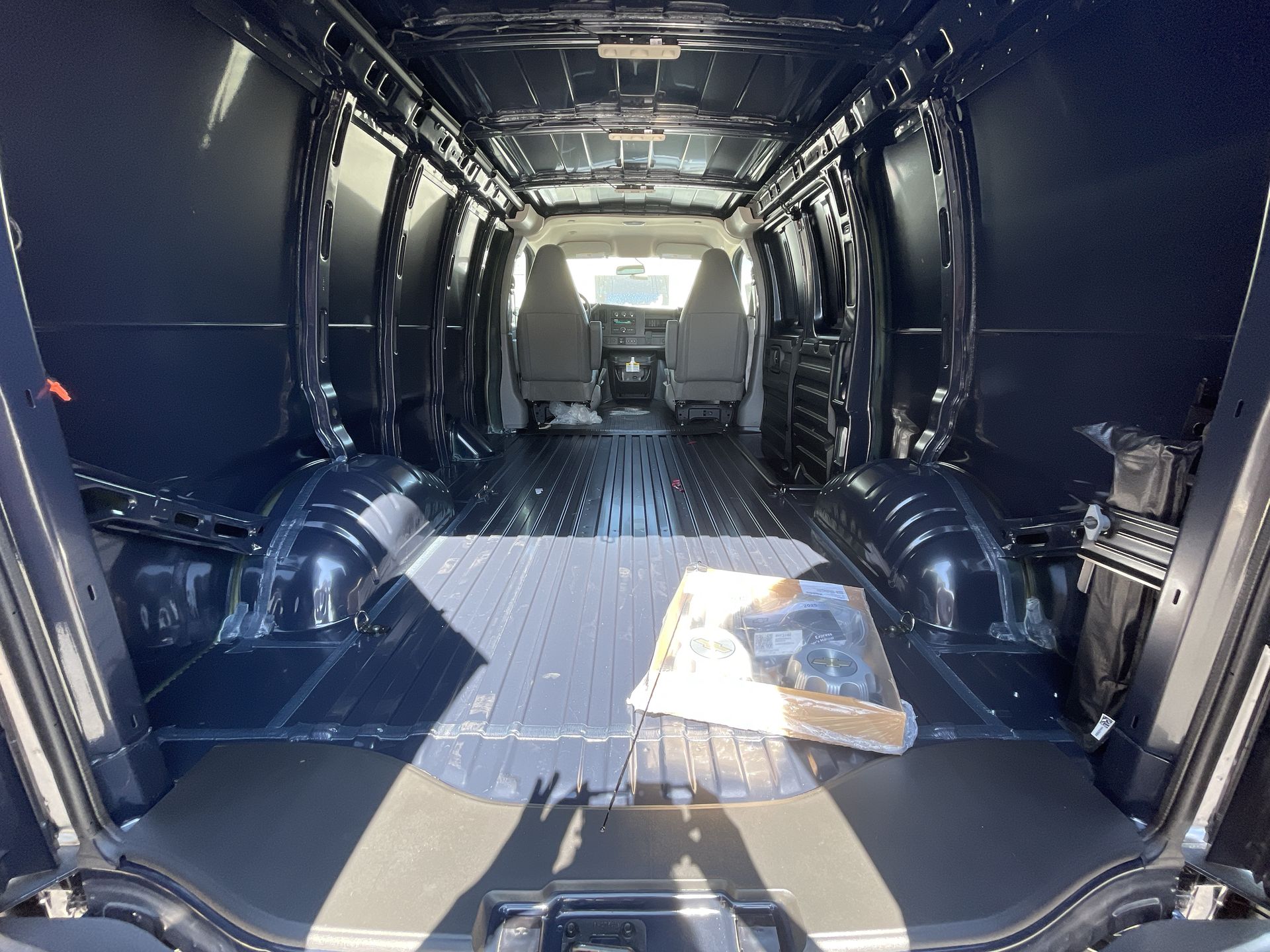 2025 Chevrolet Express Cargo 3500 photo 51
