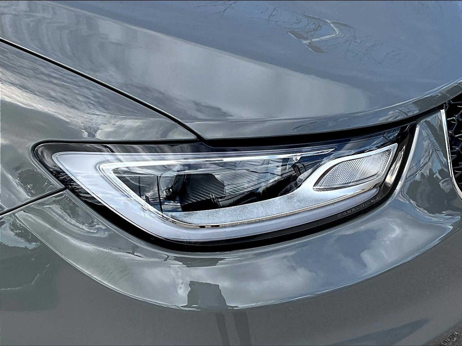 2023 Chrysler Pacifica Hybrid Limited photo 29