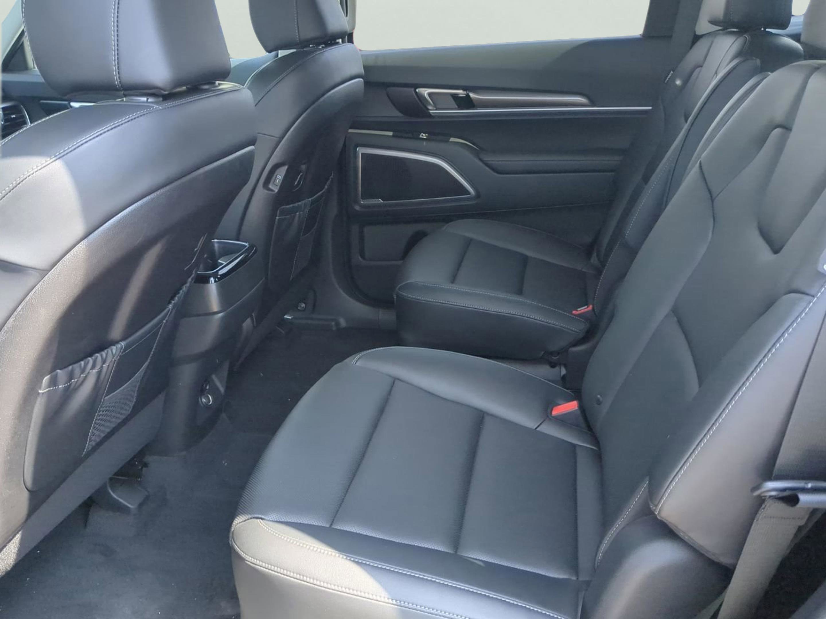 2025 Kia Telluride S photo 13