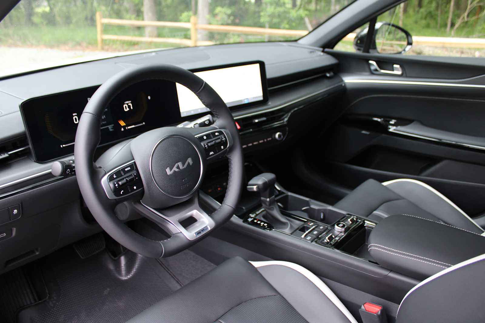 2025 Kia K5 GT-Line photo 36