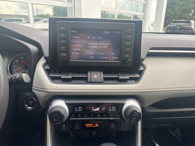 2019 Toyota RAV4 XLE photo 9