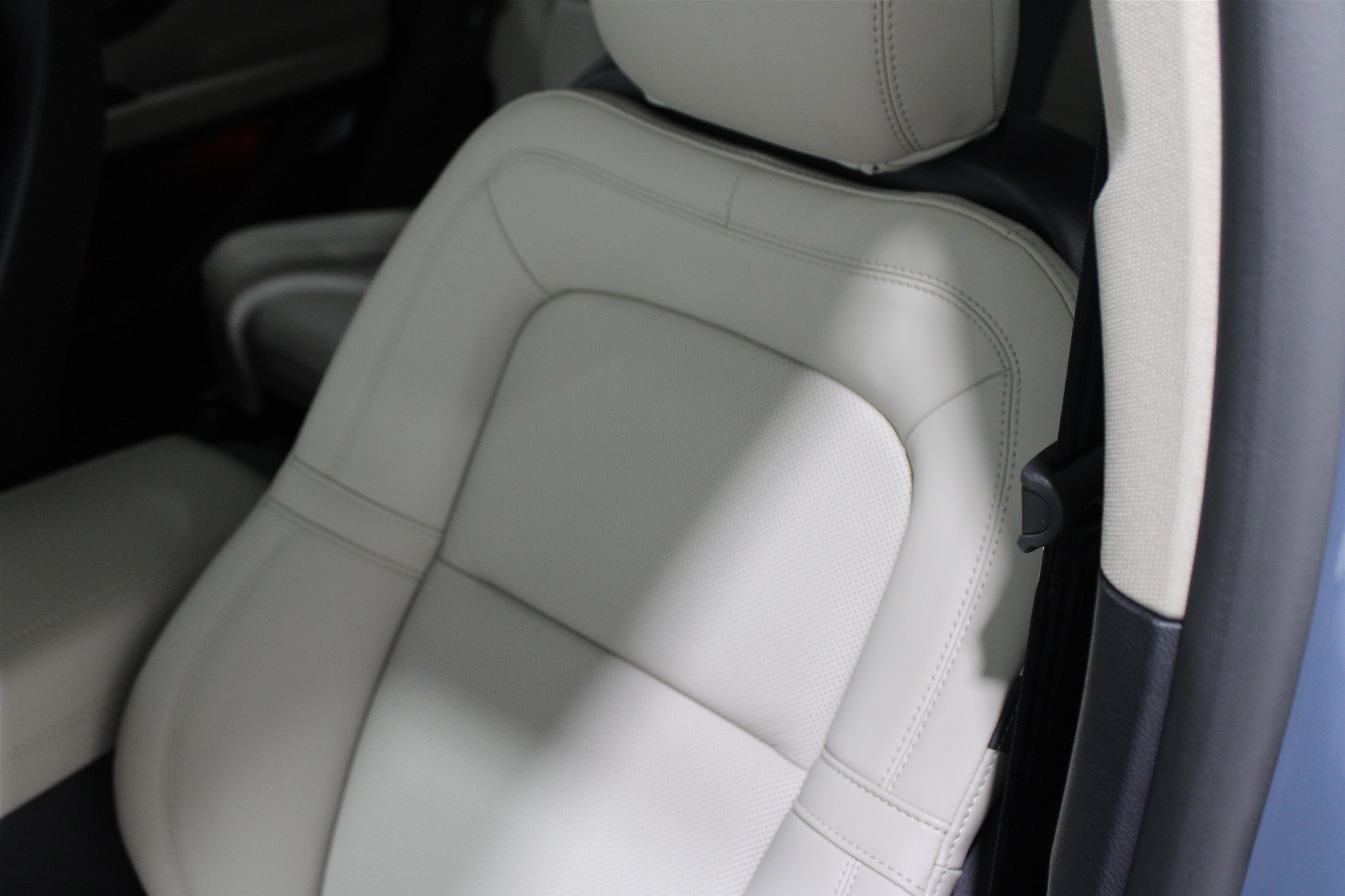 2025 Lincoln Corsair Grand Touring photo 4