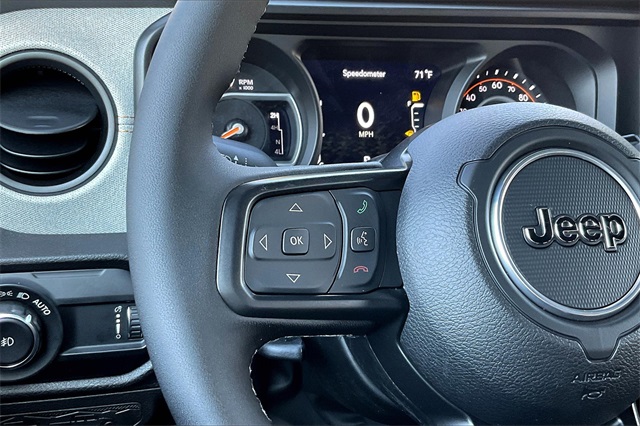 2025 Jeep Wrangler Willys photo 16