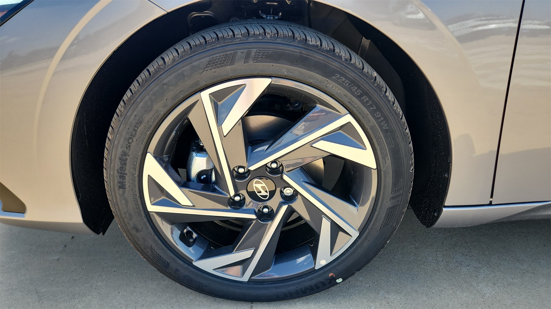 2025 Hyundai Elantra SEL Sport photo 9