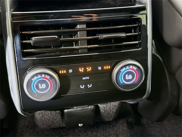 2025 Land Rover Range Rover SE photo 23