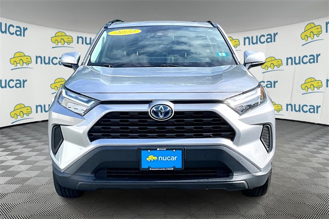 2022 Toyota RAV4 Hybrid XLE photo 3