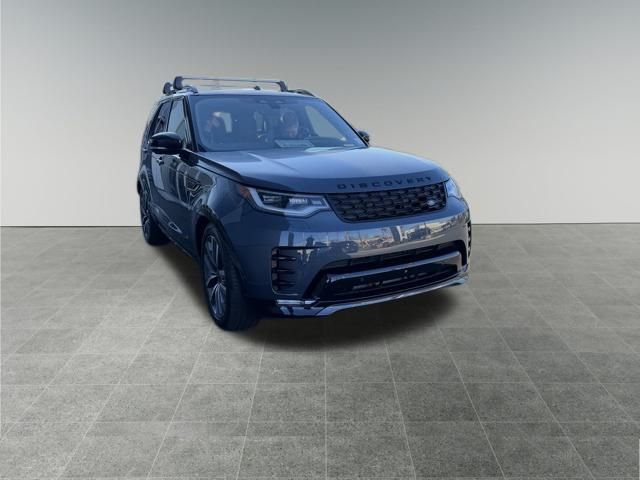 2025 Land Rover Discovery Dynamic SE's photo