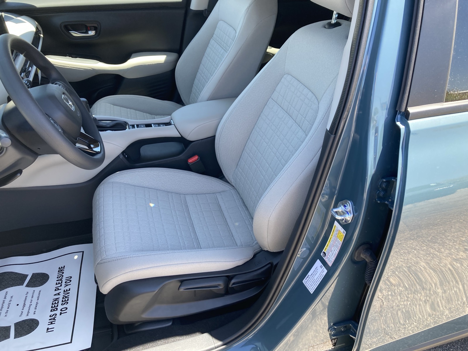 2026 Honda HR-V LX photo 27