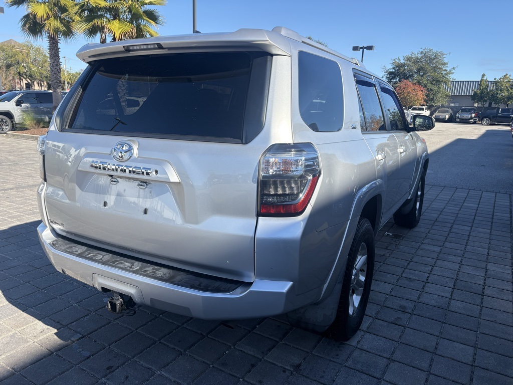 2018 Toyota 4Runner SR5 2WD photo 2