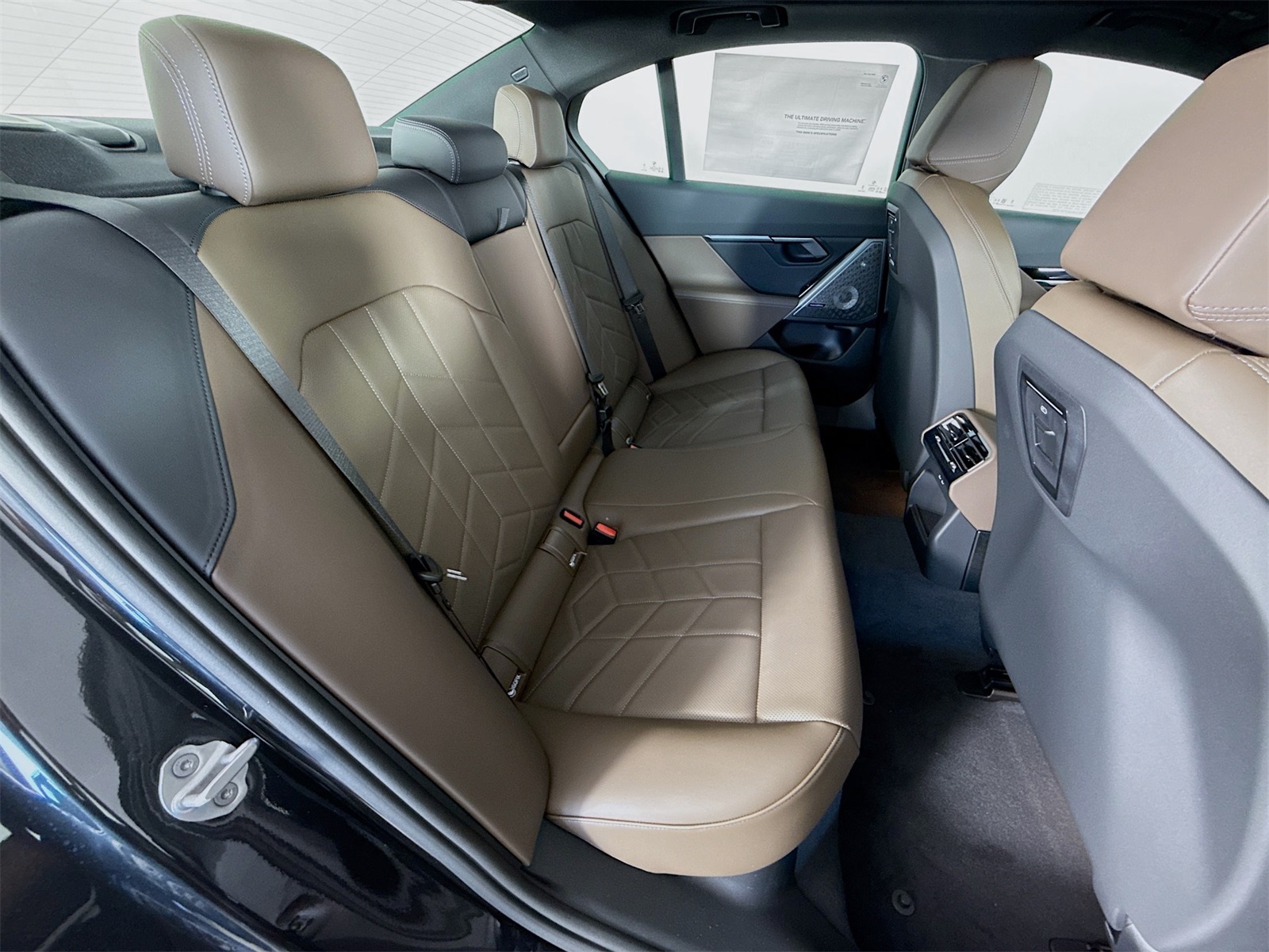 2026 Bmw 550e 550e xDrive photo 24