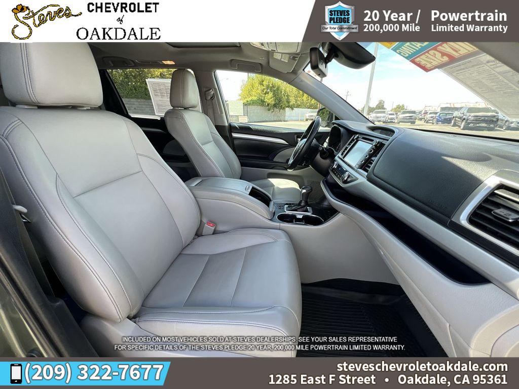 2019 Toyota Highlander XLE photo 25