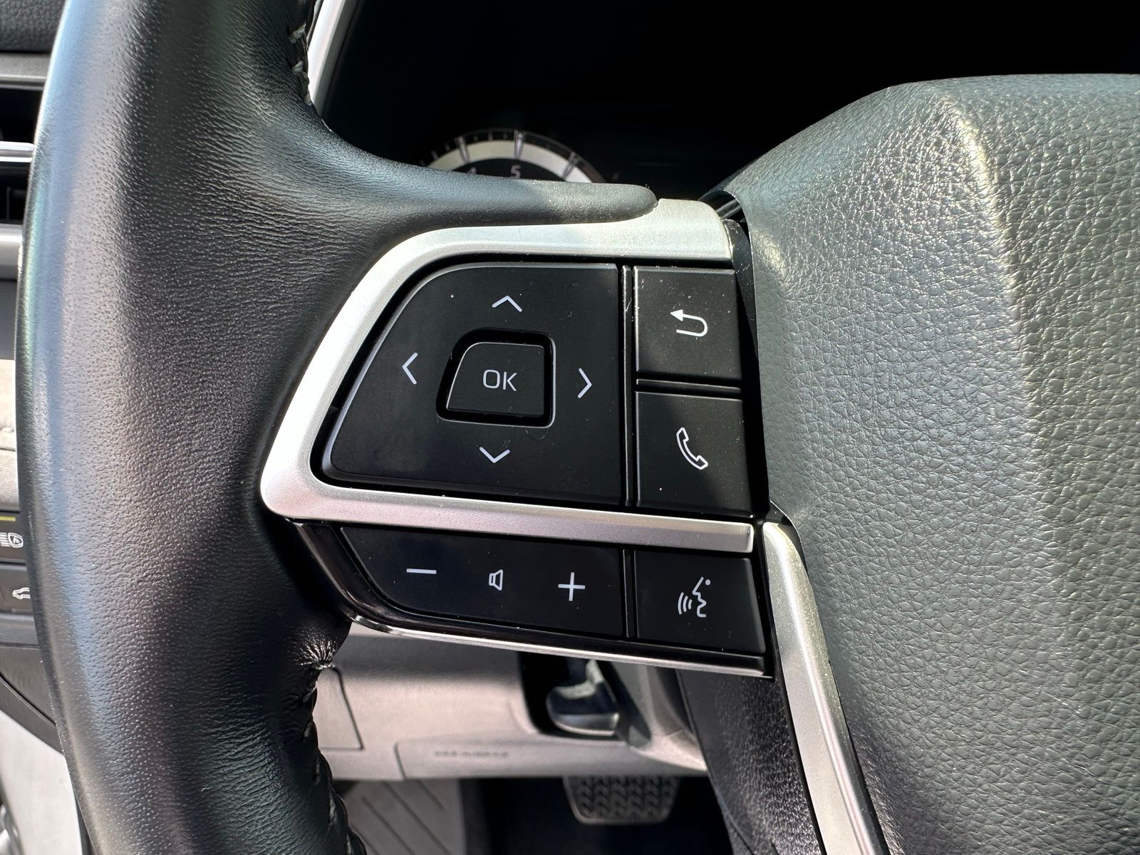 2024 Toyota Highlander XLE photo 17