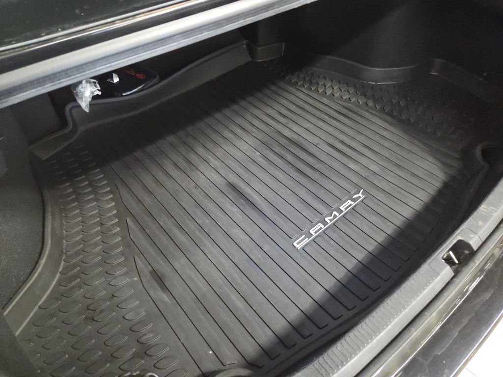 2023 Toyota Camry Hybrid LE photo 20