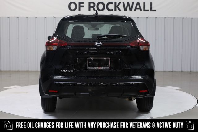 2025 Nissan Kicks Play S photo 5