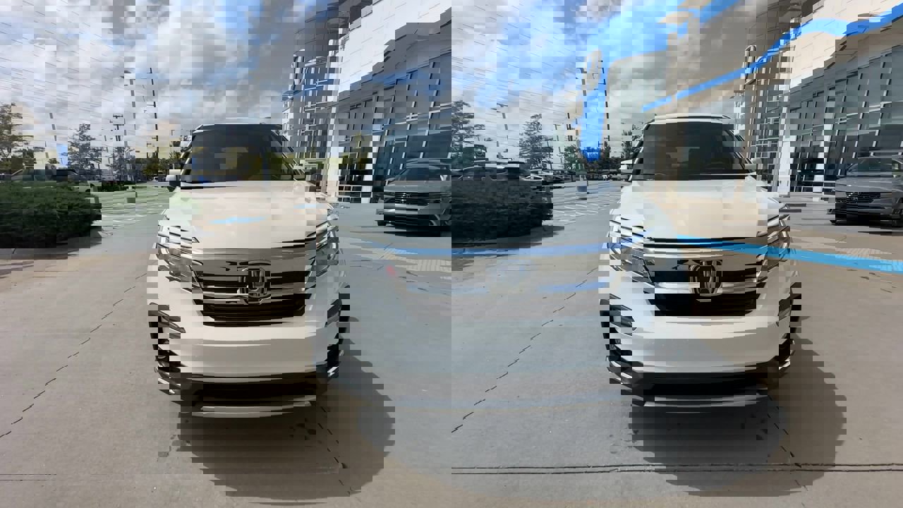 2021 Honda Pilot Touring photo 3