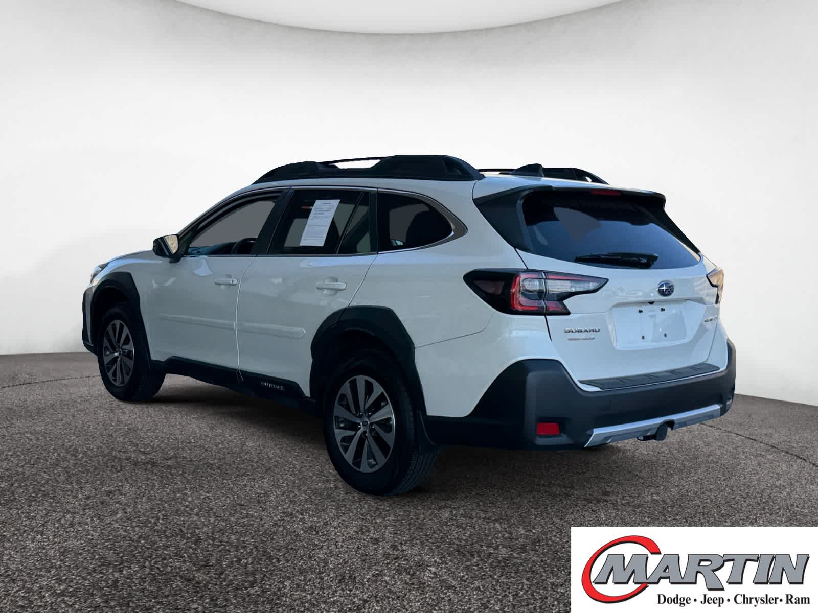 2025 Subaru Outback Premium photo 3