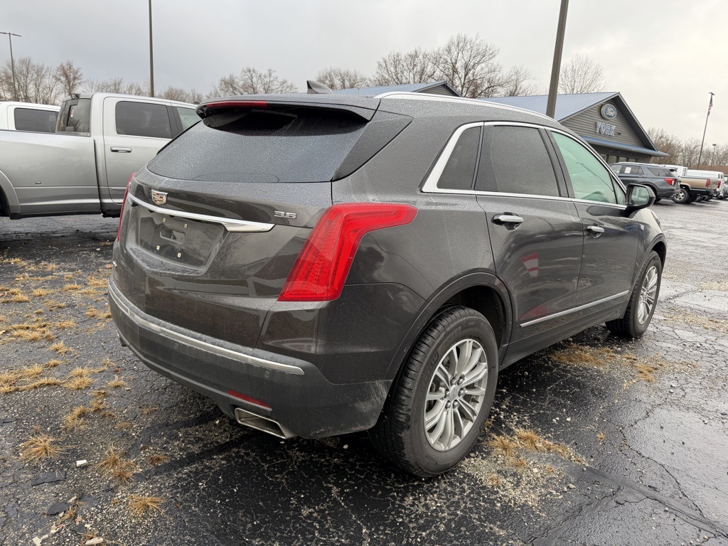 2017 Cadillac XT5 Luxury photo 3