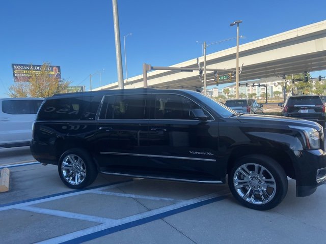 2019 Gmc Yukon XL SLT photo 2
