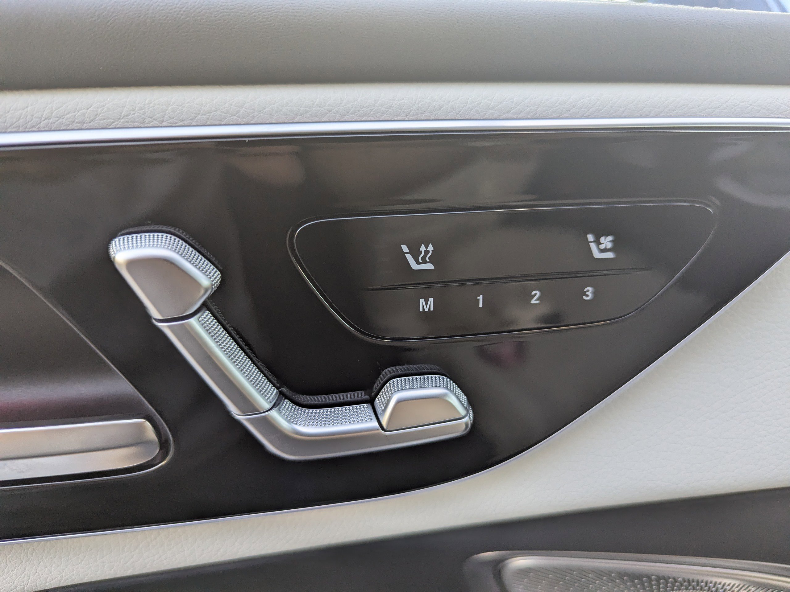 2023 Mercedes Benz GLC 300 photo 20