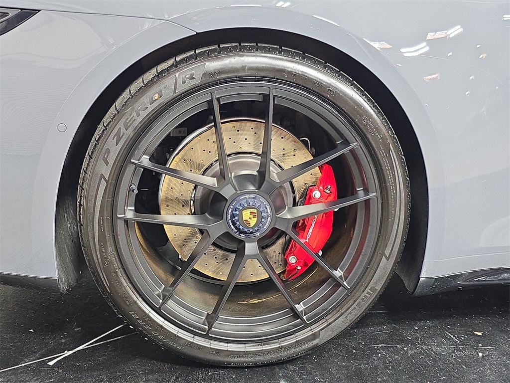 2026 Porsche 911 4 GTS photo 28