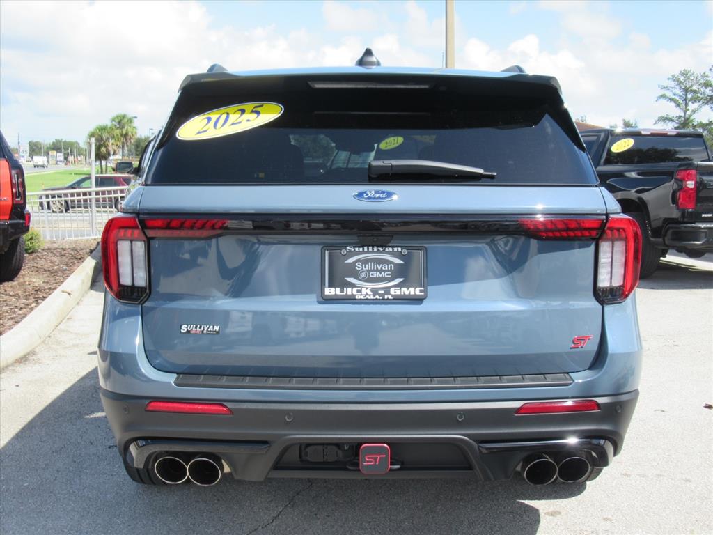 2025 Ford Explorer ST photo 5
