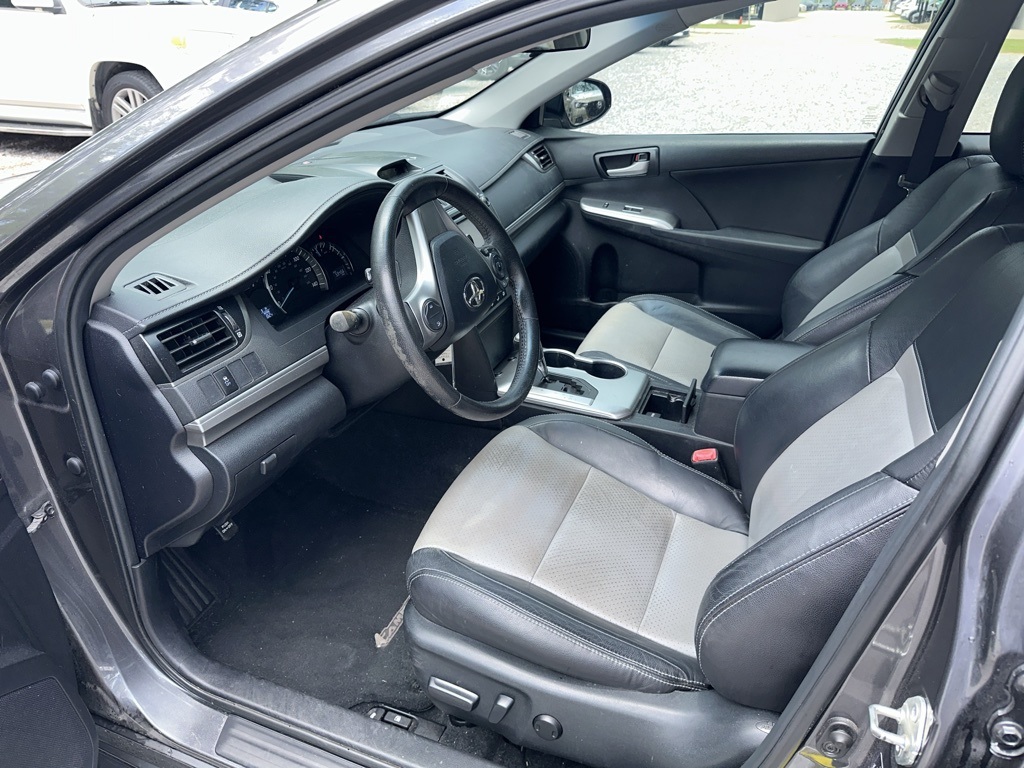 2013 Toyota Camry SE photo 7