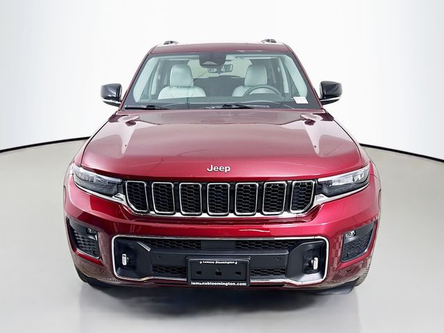 2023 Jeep Grand Cherokee Overland photo 2
