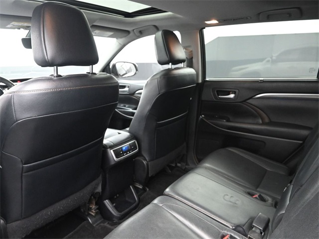 2017 Toyota Highlander Limited photo 10