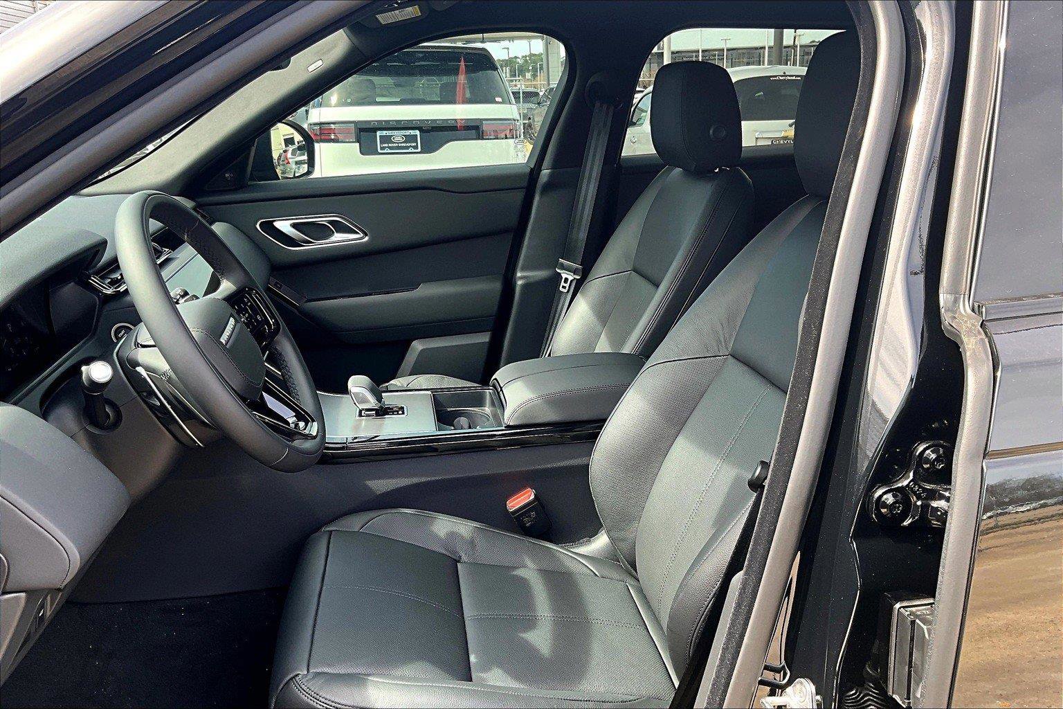 2025 Land Rover Range Rover Velar SE photo 7
