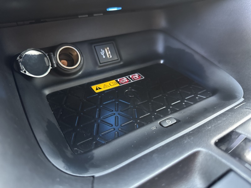 2023 Toyota RAV4 Hybrid XSE photo 30