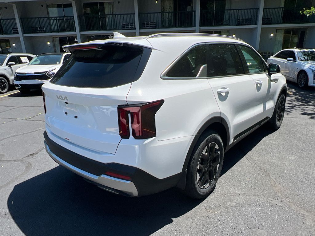 2025 Kia Sorento S photo 3