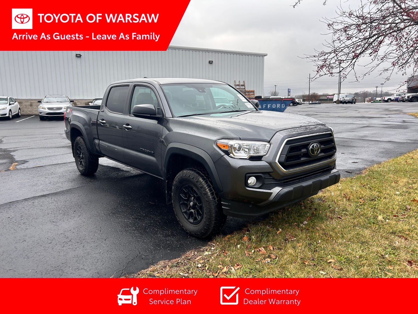 2023 Toyota Tacoma SR5's photo