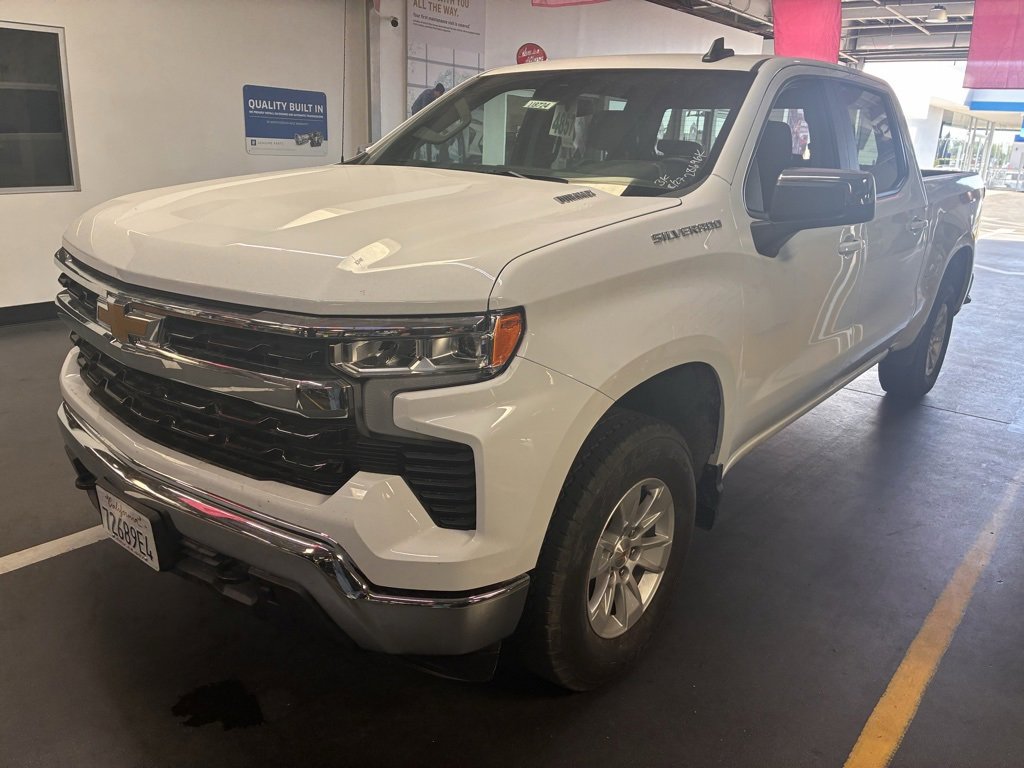 2025 Chevrolet Silverado 1500 LT photo 4