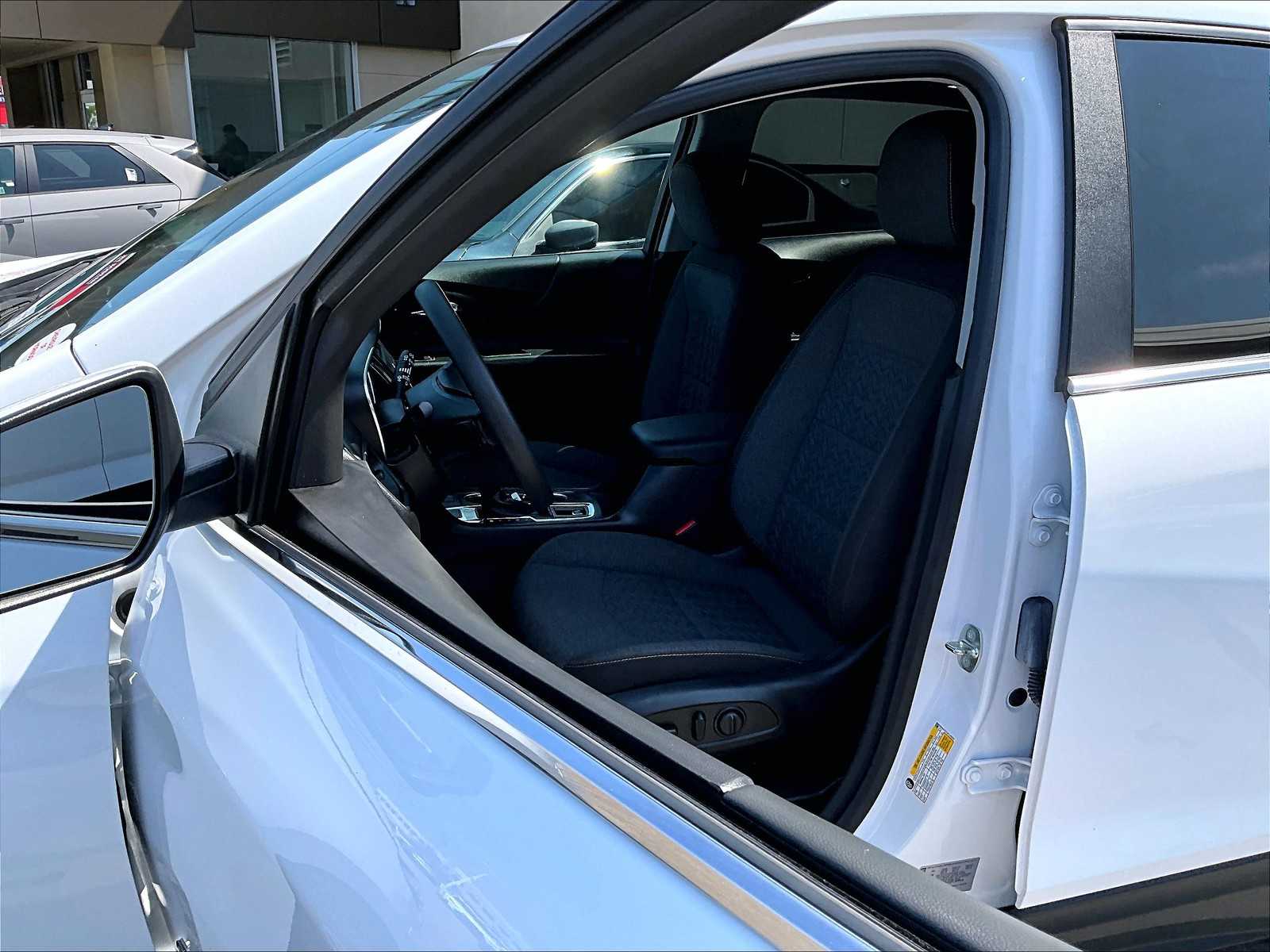 2023 Chevrolet Equinox LT photo 10