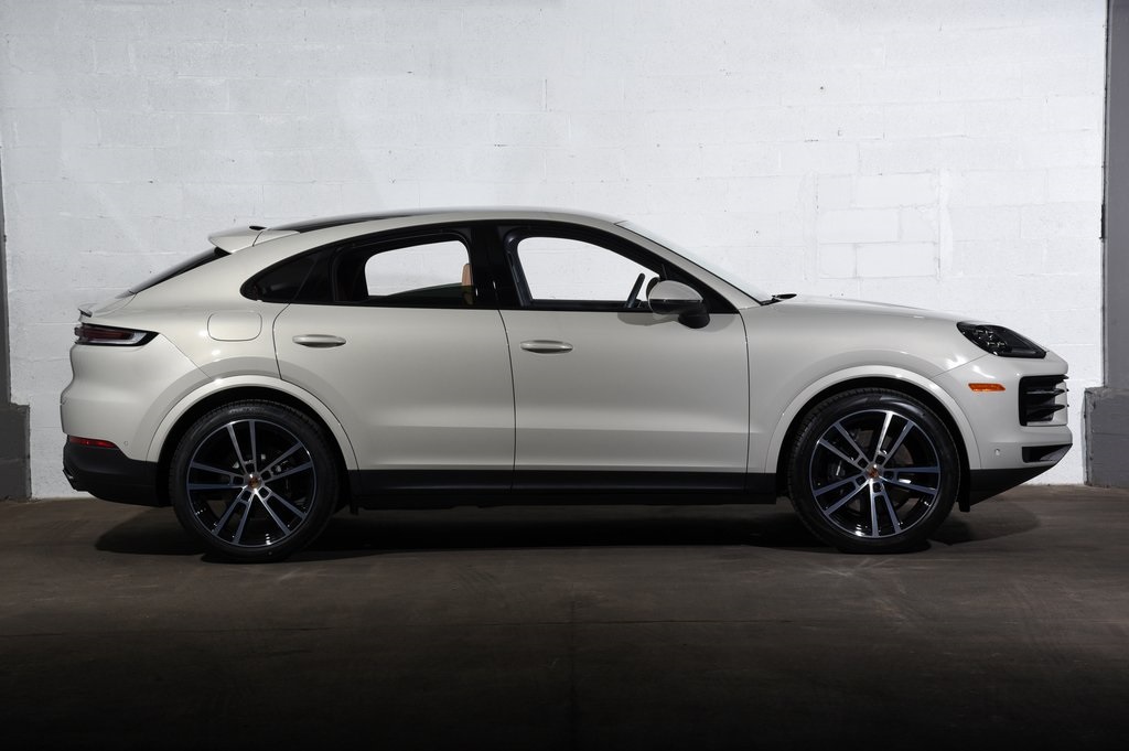 2025 Porsche Cayenne photo 7