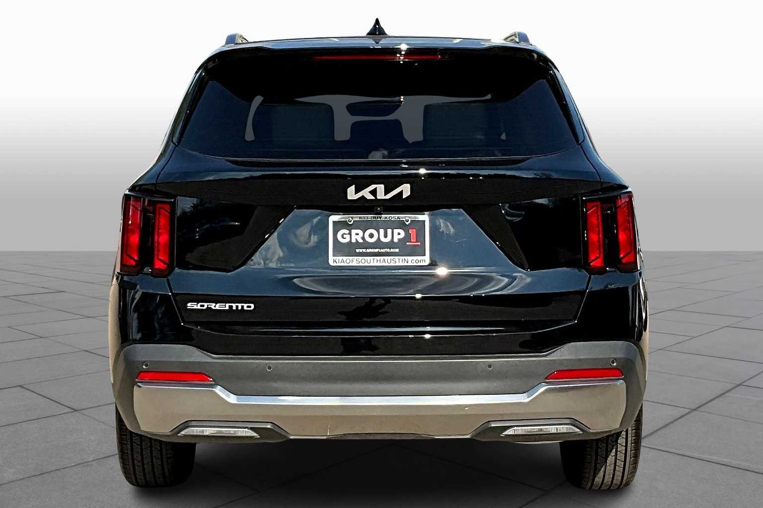 2025 Kia Sorento S photo 4