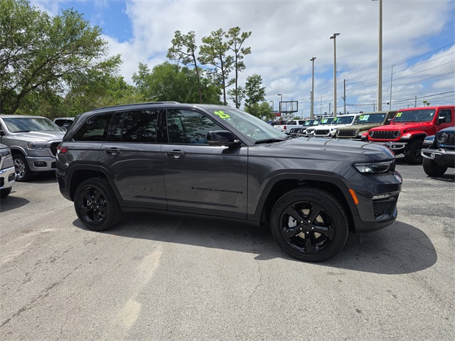 2025 Jeep Grand Cherokee Limited photo 2