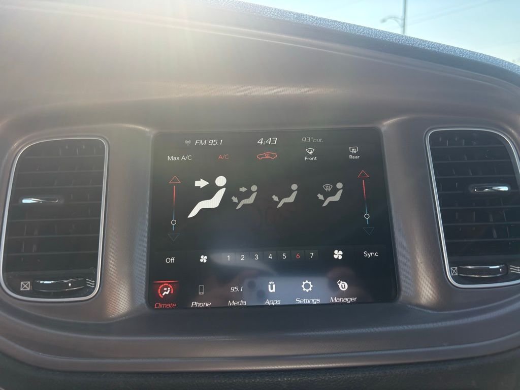 2023 Dodge Charger SXT photo 10
