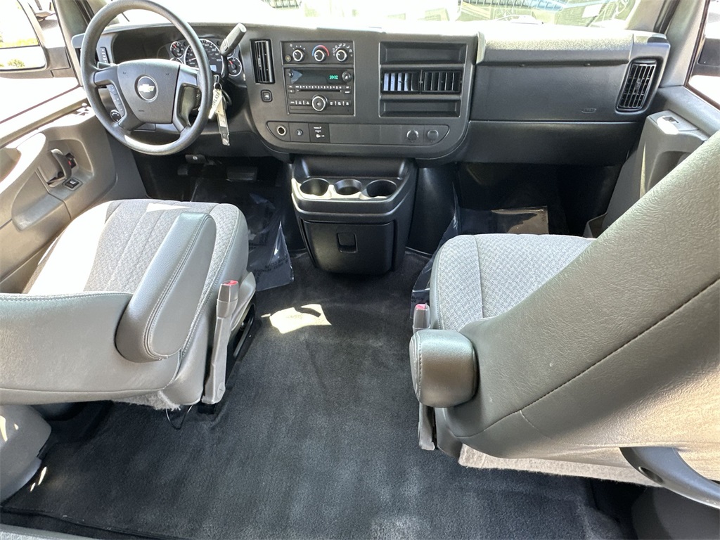 2014 Chevrolet Express 3500 LT photo 29