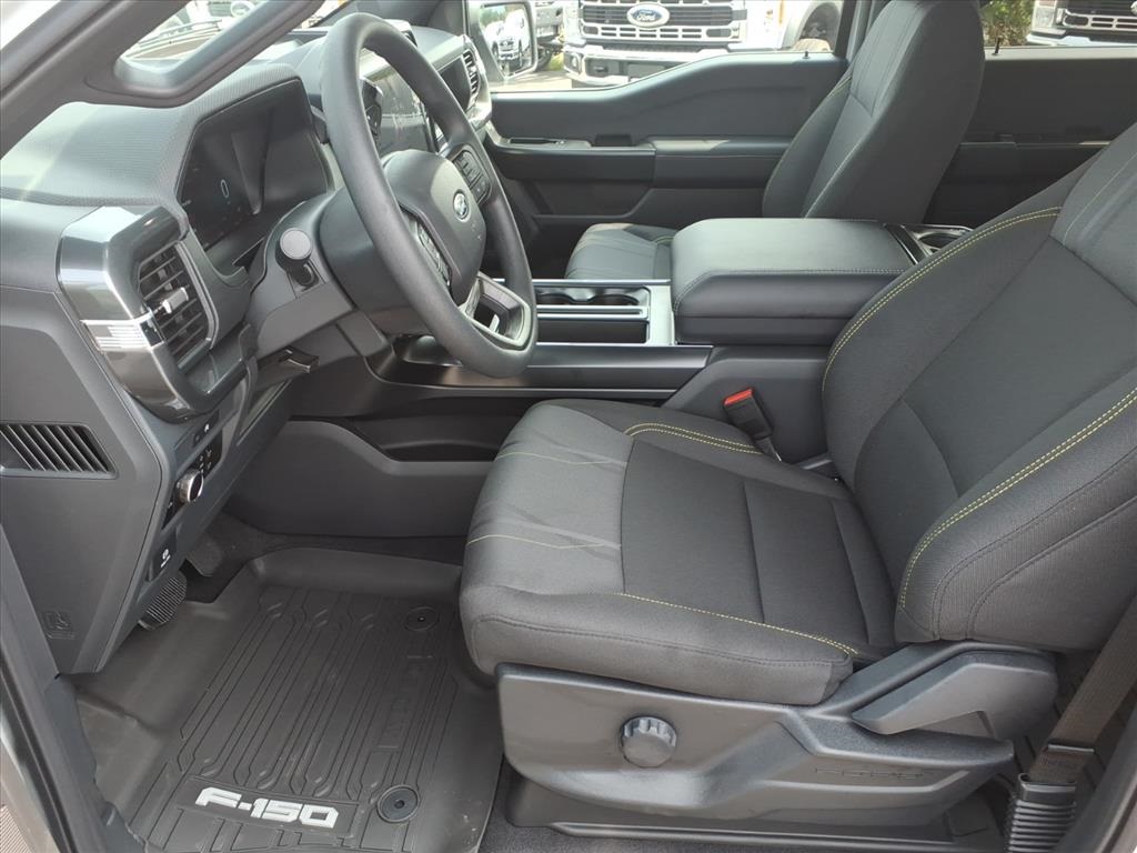 2025 Ford F-150 STX photo 4