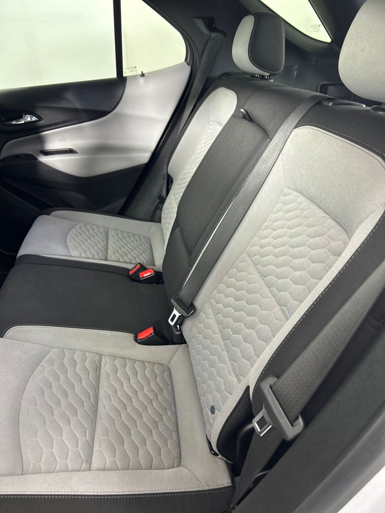 2021 Chevrolet Equinox LT photo 21