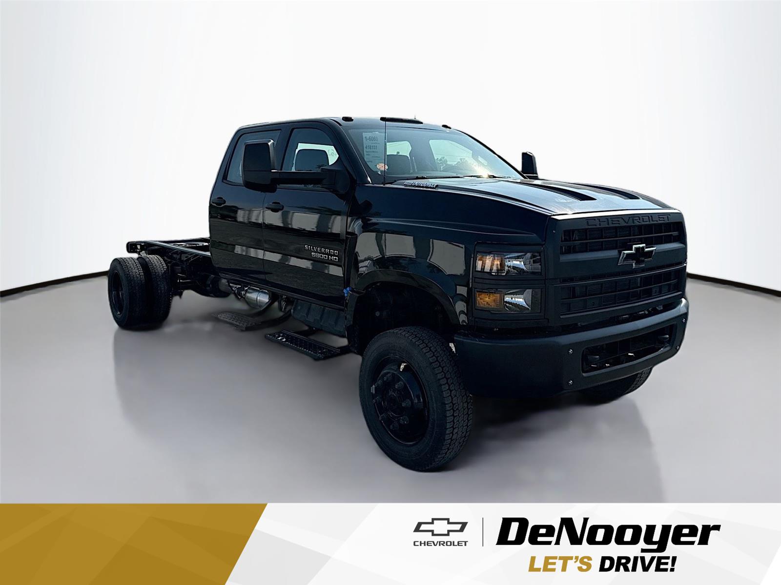 2024 Chevrolet Silverado 4500 Medium Duty Chassis Cab Work Truck's photo