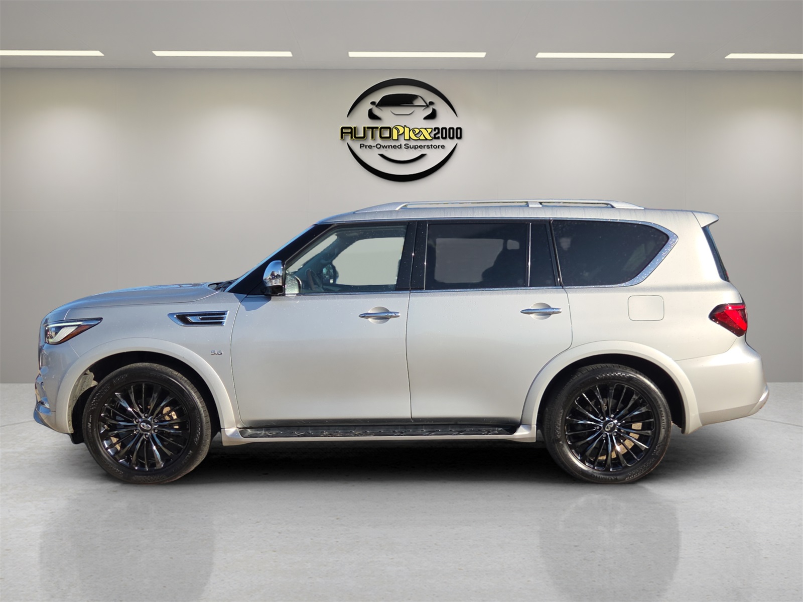 2019 Infiniti QX80 Base photo 4