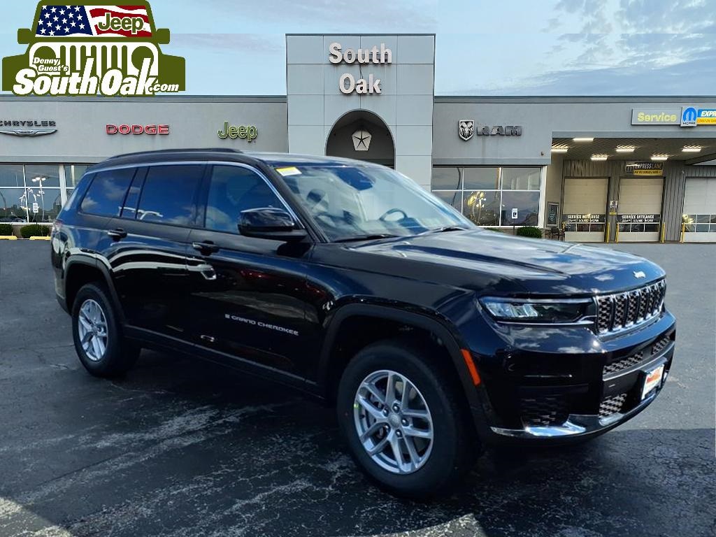 2025 Jeep Grand Cherokee L Laredo's photo