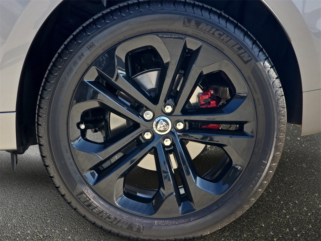 2025 Jaguar F-PACE P400 R-Dynamic S photo 31